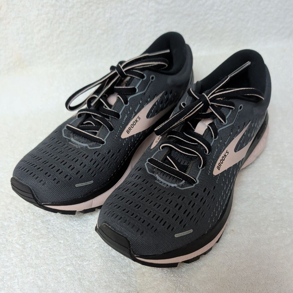 Brooks Ghost 13 Women's Running Shoe - Size 7.5 - Gray